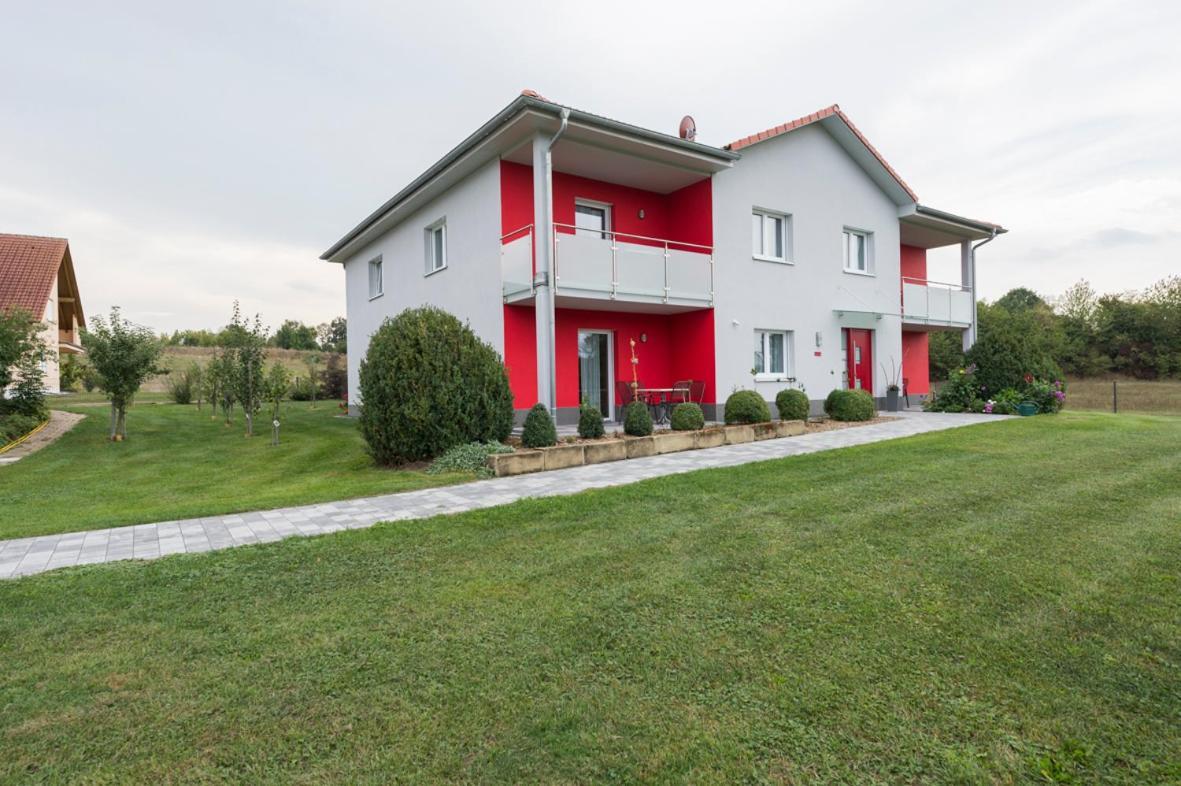 Hofmann'S Apartements & Ferienwohnungen Oberdachstetten ภายนอก รูปภาพ