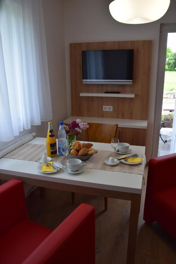 Hofmann'S Apartements & Ferienwohnungen Oberdachstetten ภายนอก รูปภาพ