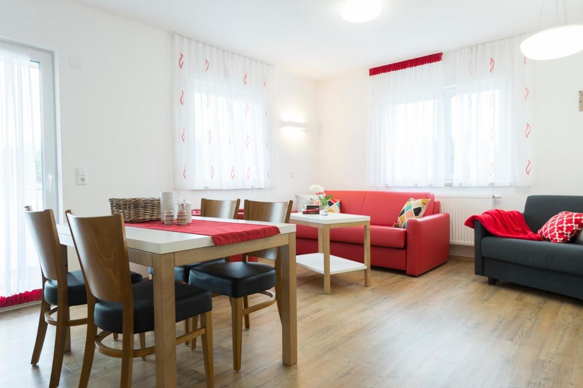 Hofmann'S Apartements & Ferienwohnungen Oberdachstetten ภายนอก รูปภาพ