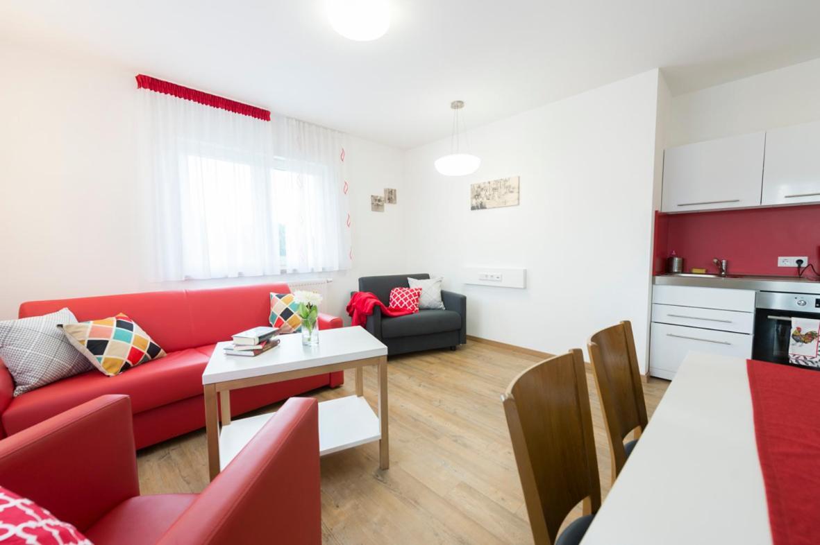 Hofmann'S Apartements & Ferienwohnungen Oberdachstetten ภายนอก รูปภาพ